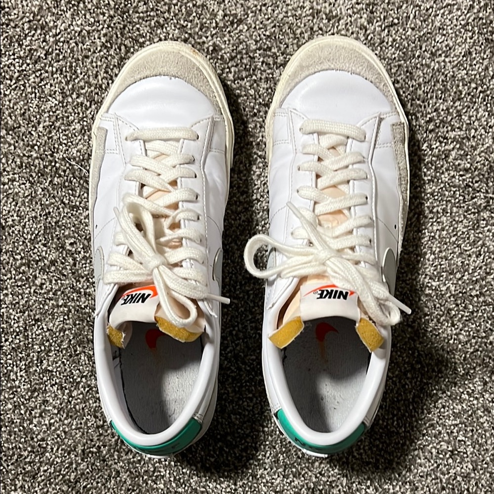 Nike Men’s Blazer Low 77 White and Gray Low-Top Sneakers - Picture 3 of 6